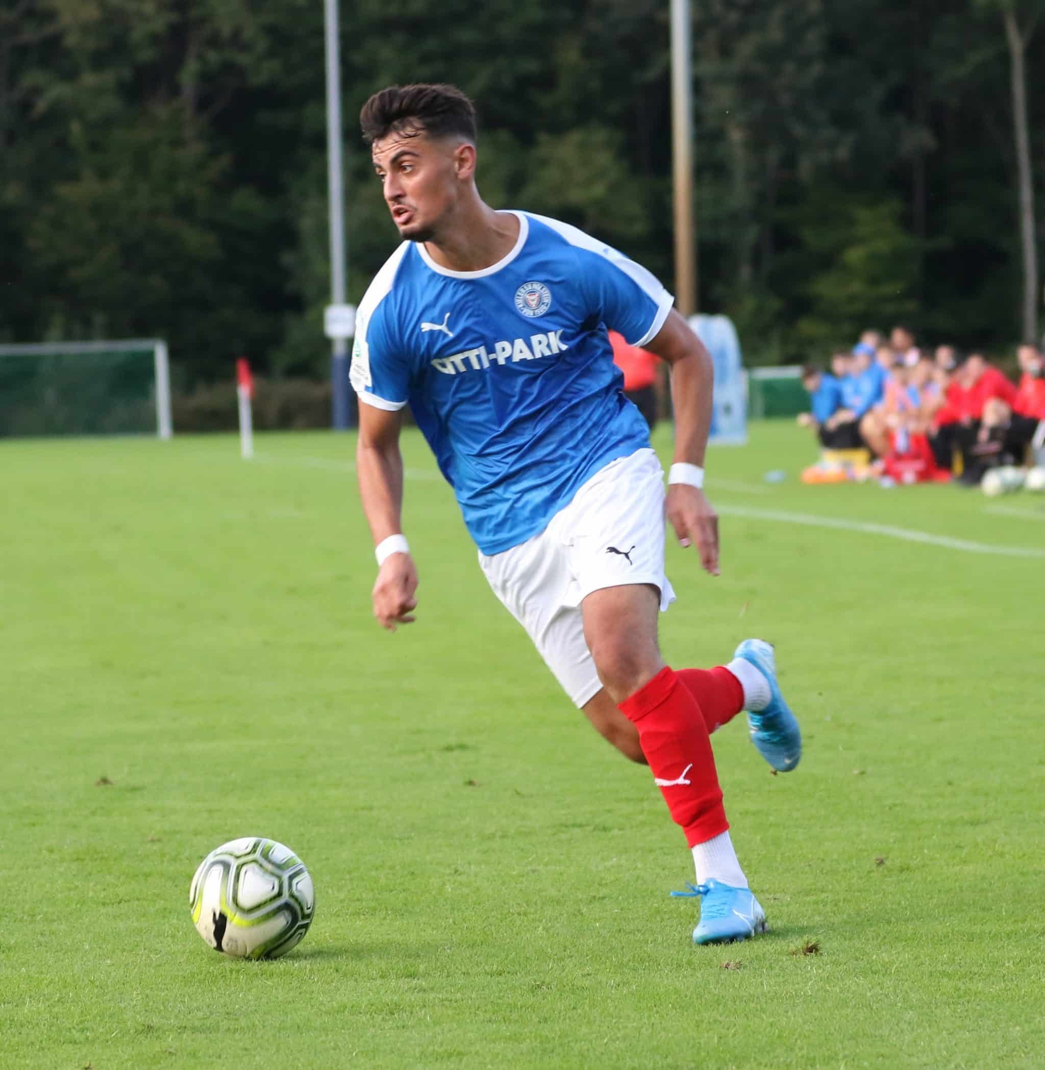 20190821 Leon Schmidt gegen Niendorf am Ball 02